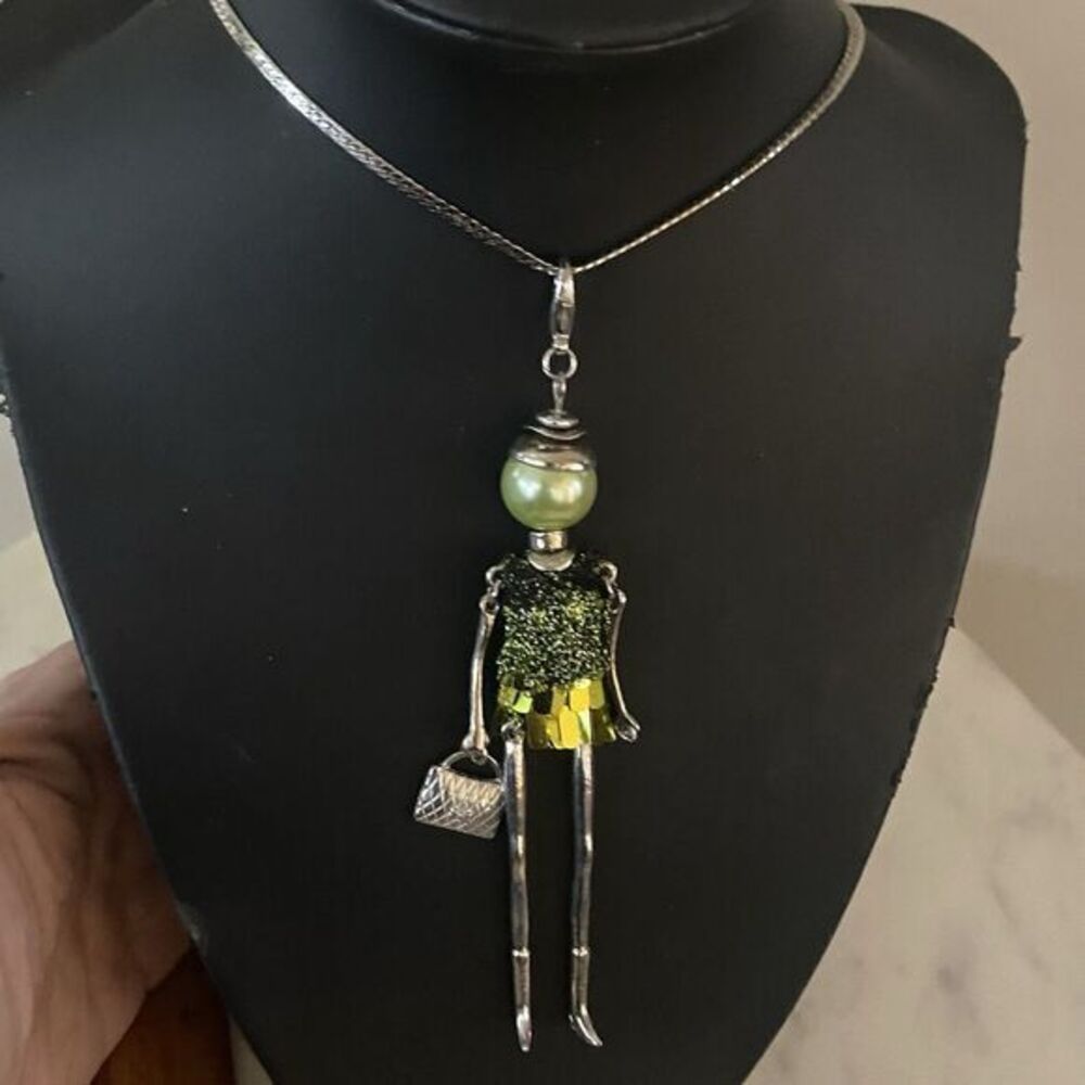 French Fashion Doll Dangling Pendant Necklace Silver Tone Beaded Dress Bag Green
